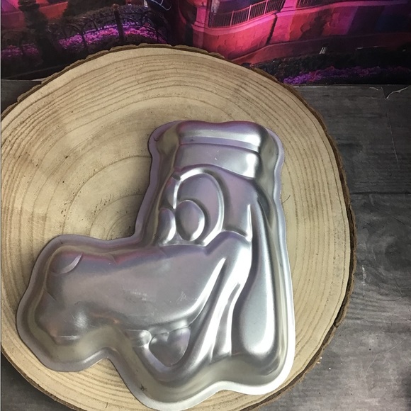 Vintage Disney Goofy cake pan 8.5 inches - Picture 1 of 4